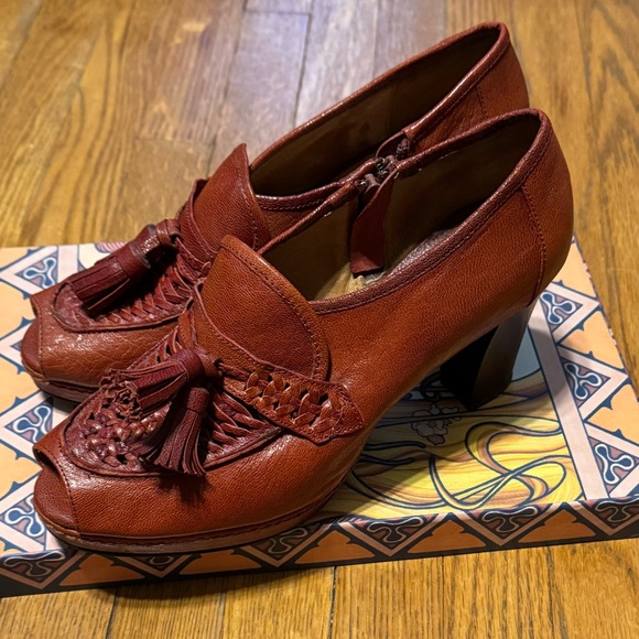 Anthro Schuler & Sons Philadelphia
Peep-Toe Platforms - Picture 3 of 9